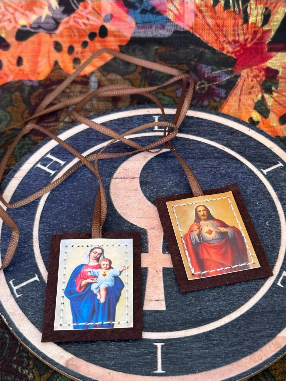 Set of 2 traditional religious scapulars